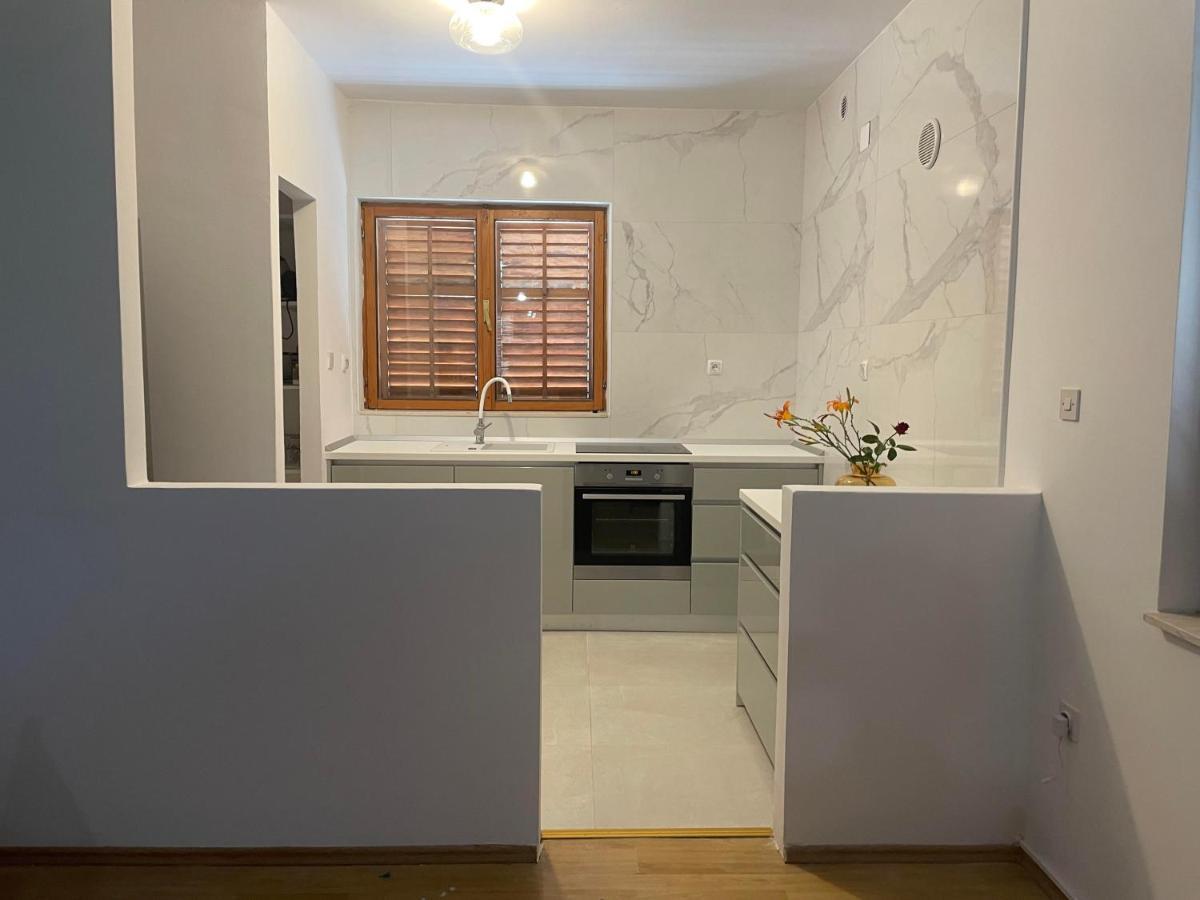 Six Bedroom Holiday Home Matea Ploce  Esterno foto