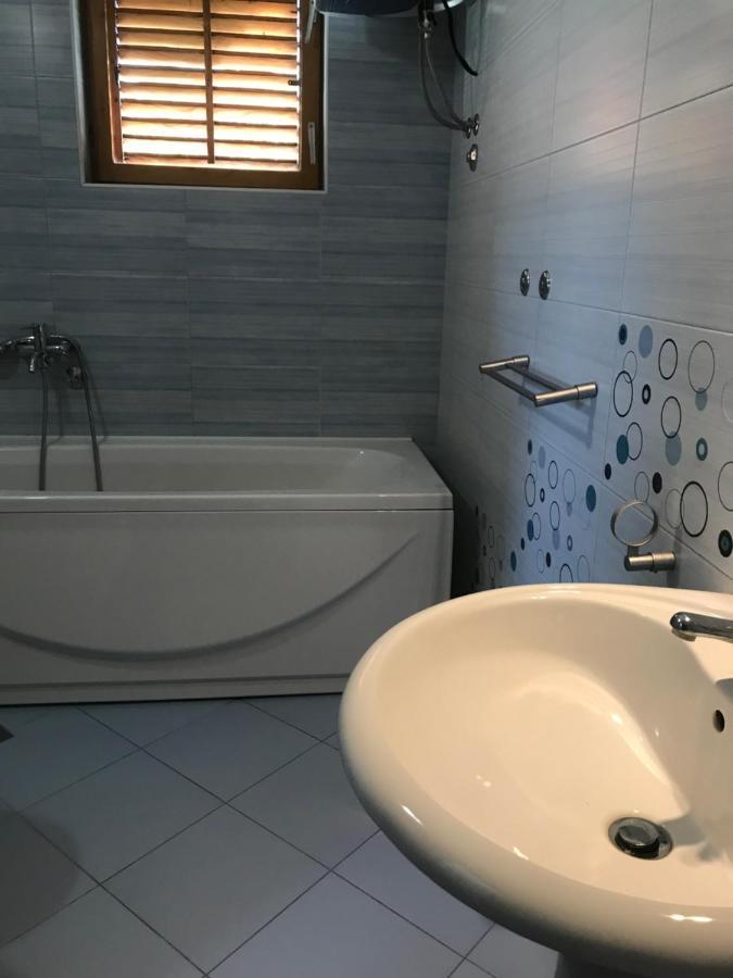 Six Bedroom Holiday Home Matea Ploce  Esterno foto